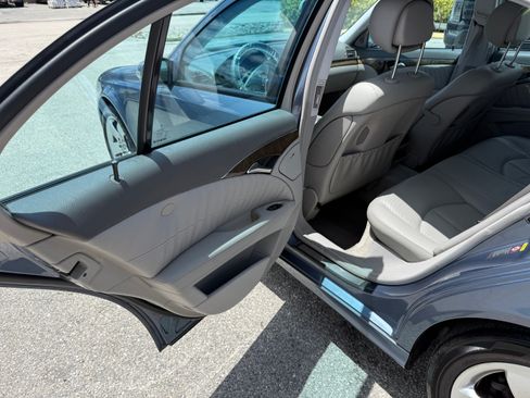 Used 2006 Mercedes-Benz E 500 4MATIC Sedan image 10