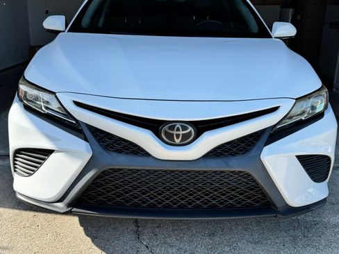 Used 2018 Toyota Camry SE w/ Convenience Package FWD image 1