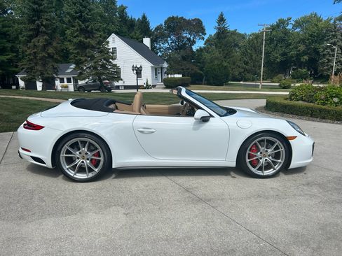 Used 2017 Porsche 911 Carrera 4S image 5