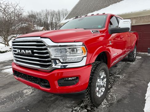 Used 2024 RAM 3500 Limited image 12