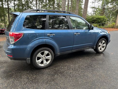 Used 2010 Subaru Forester 2.5XT Limited image 12