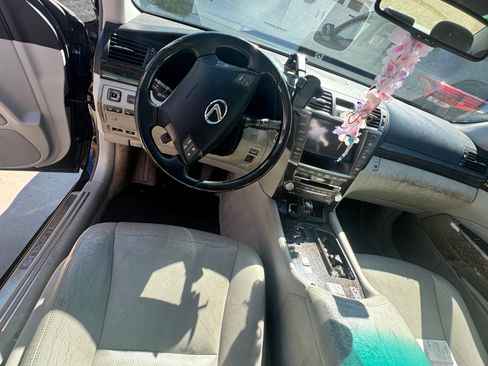 Used 2012 Lexus LS 460 w/ Comfort Pkg image 6