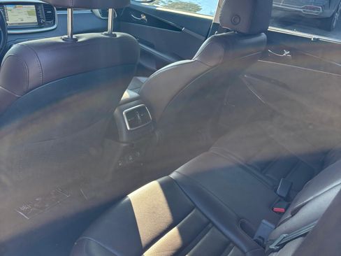 Used 2019 Kia Sorento SX w/ SX Touring Package AWD/4WD image 12