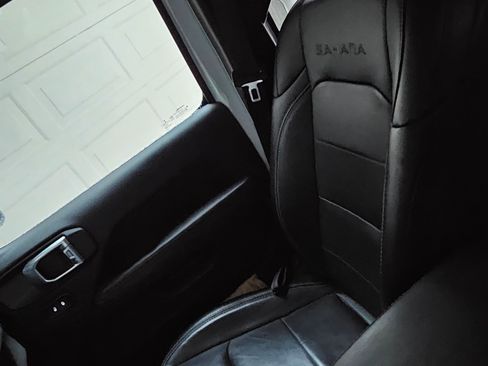 Used 2022 Jeep Wrangler Unlimited Sahara w/ Cold Weather Group image 24