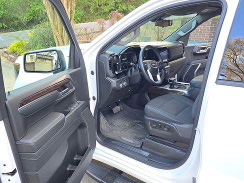 Used 2023 GMC Sierra 1500 Elevation image 21