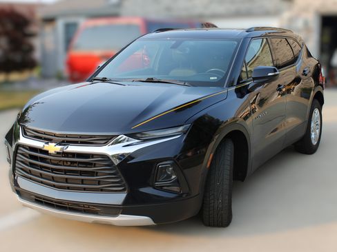 Used 2020 Chevrolet Blazer LT FWD image 1