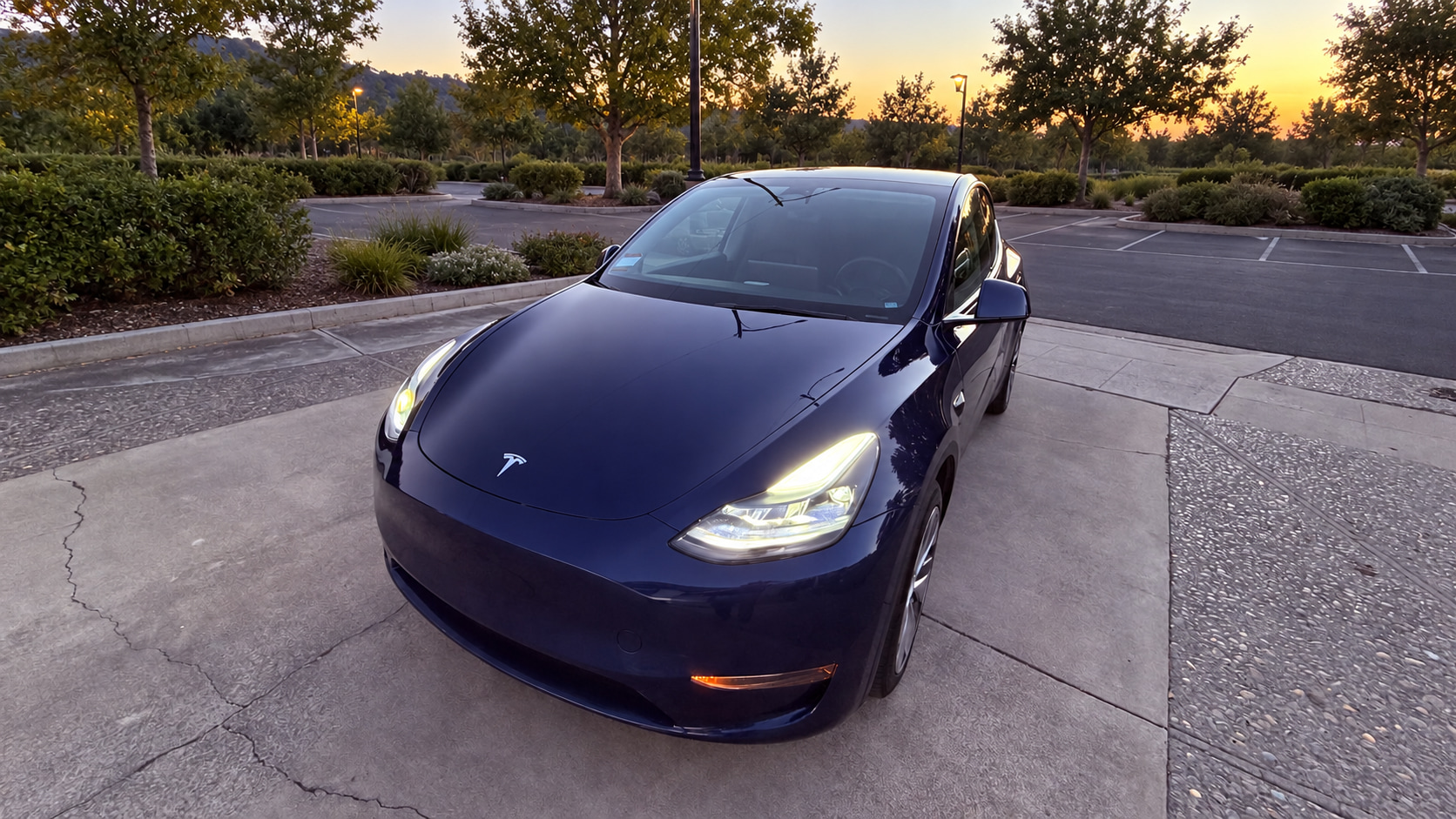Used 2023 Tesla Model Y Long Range AWD/4WD image 9