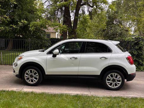 Used 2016 FIAT 500X Lounge image 1