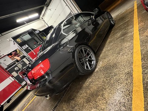 Used 2011 BMW 335i Convertible image 9