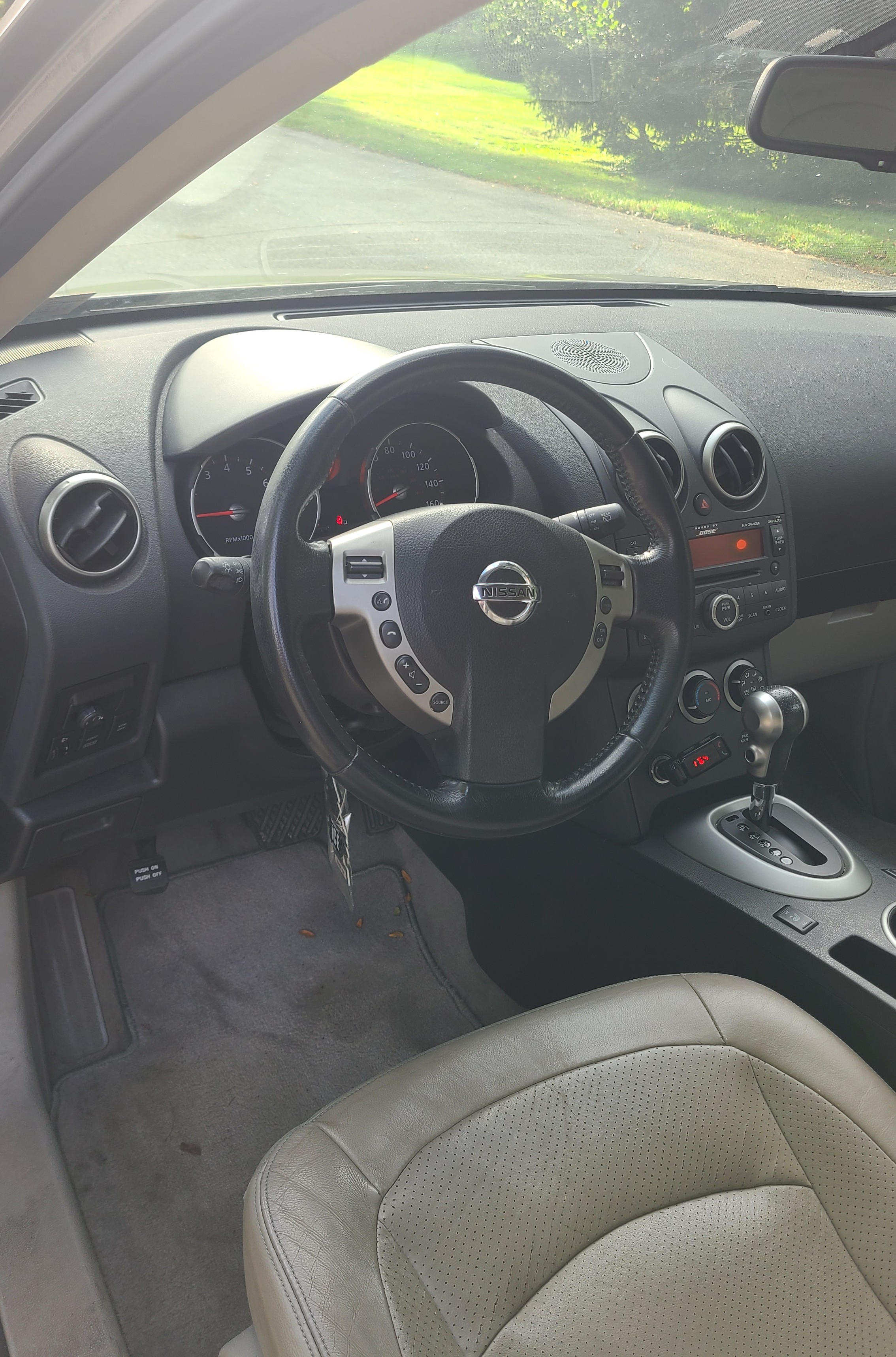 Used 2010 Nissan Rogue SL w/ Premium Pkg AWD/4WD image 14