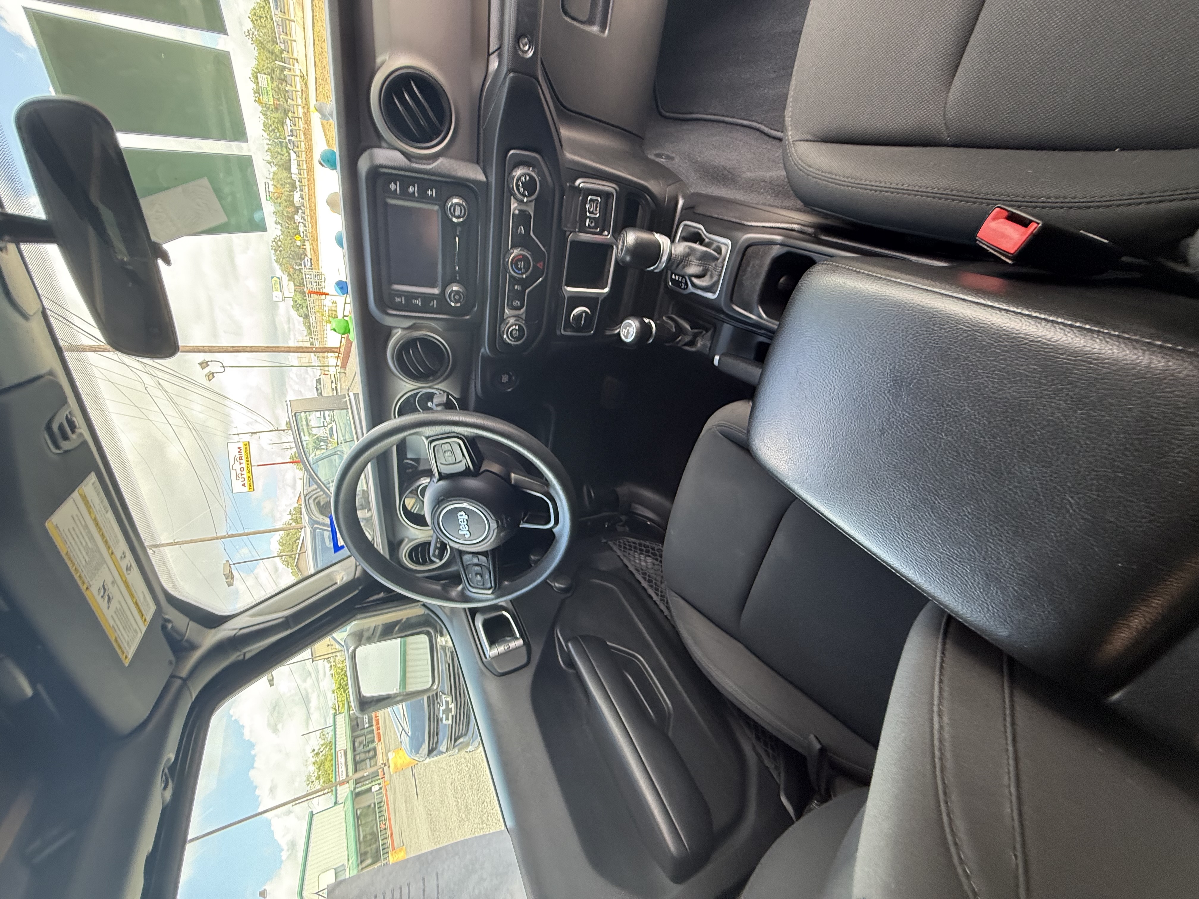 Used 2018 Jeep Wrangler Unlimited Sport AWD/4WD image 5