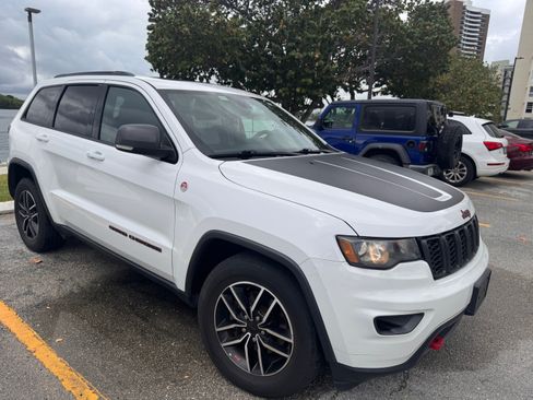 Used 2019 Jeep Grand Cherokee Trailhawk AWD/4WD image 6