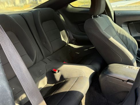 Used 2015 Ford Mustang Coupe image 14