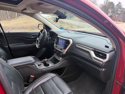 Used 2021 GMC Acadia Denali w/ Denali Ultimate Package AWD/4WD image 10