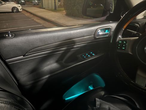 Used 2011 Jeep Grand Cherokee Overland image 20