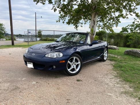 Used 2002 MAZDA MX-5 Miata LS image 4
