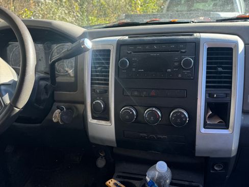 Used 2010 Dodge Ram 1500 Truck SLT image 2