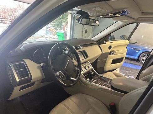 Used 2014 Land Rover Range Rover Sport HSE image 6