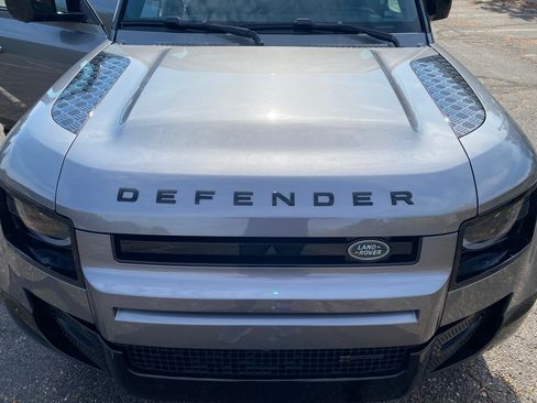 Used 2023 Land Rover Defender 130 X-Dynamic SE image 14