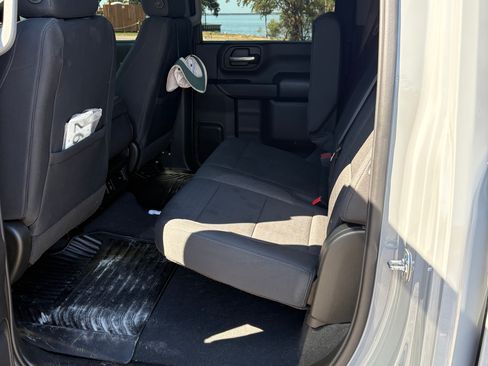 Used 2025 Chevrolet Silverado 2500 Custom w/ Custom Value Package image 5