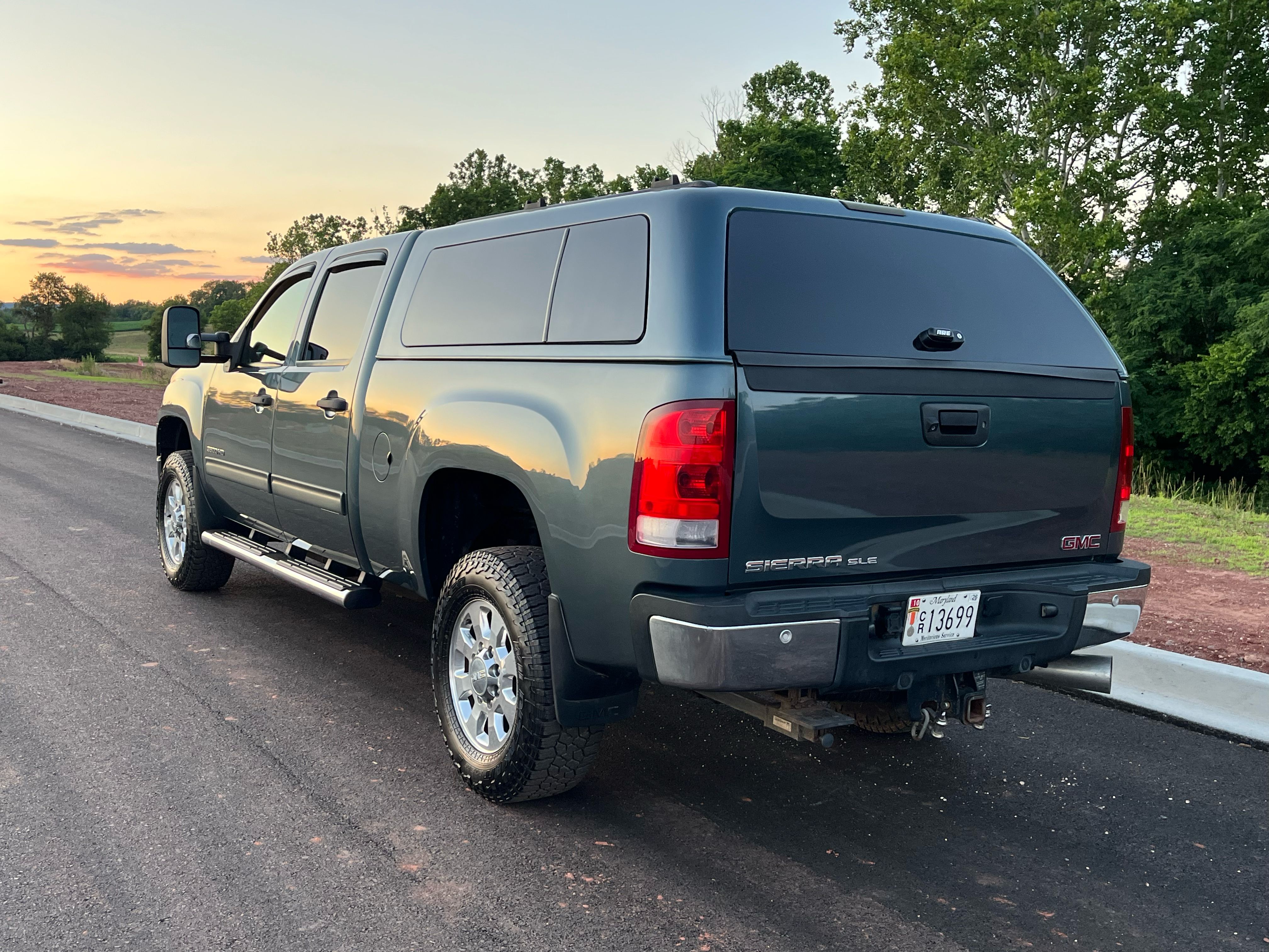 Used 2012 GMC Sierra 3500 SLE w/ SLE Preferred Package AWD/4WD image 8