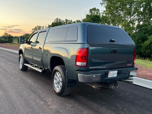 Used 2012 GMC Sierra 3500 SLE w/ SLE Preferred Package AWD/4WD image 8