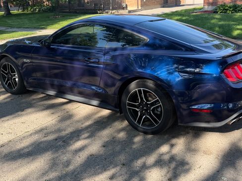 Used 2018 Ford Mustang GT RWD image 4