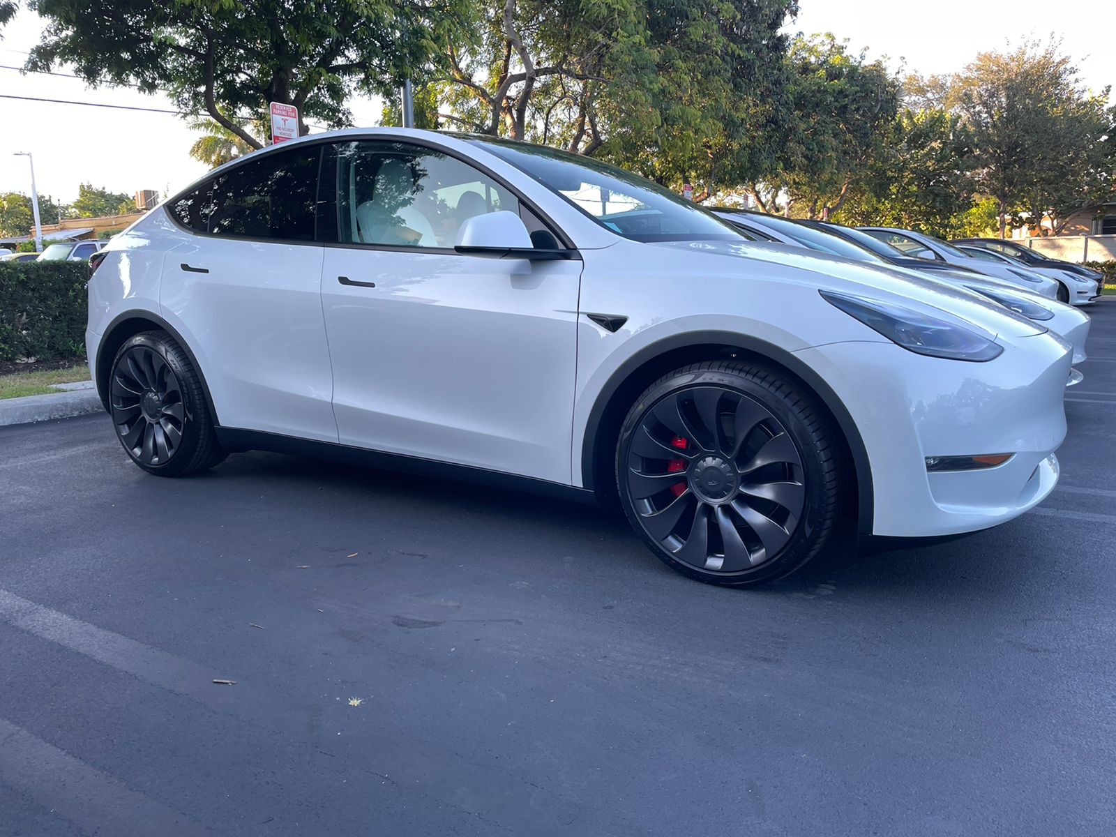 Used 2022 Tesla Model Y Performance AWD/4WD image 6