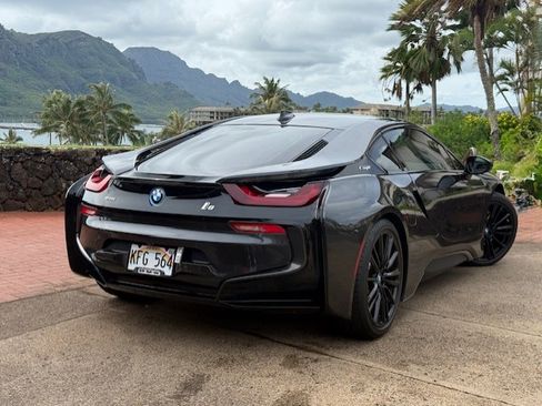 Used 2019 BMW i8 Coupe image 1
