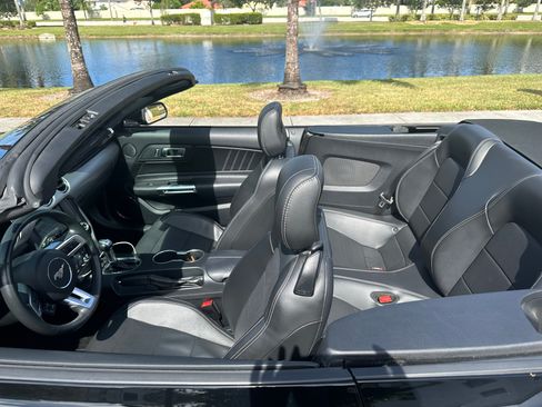 Used 2018 Ford Mustang GT Premium RWD image 11