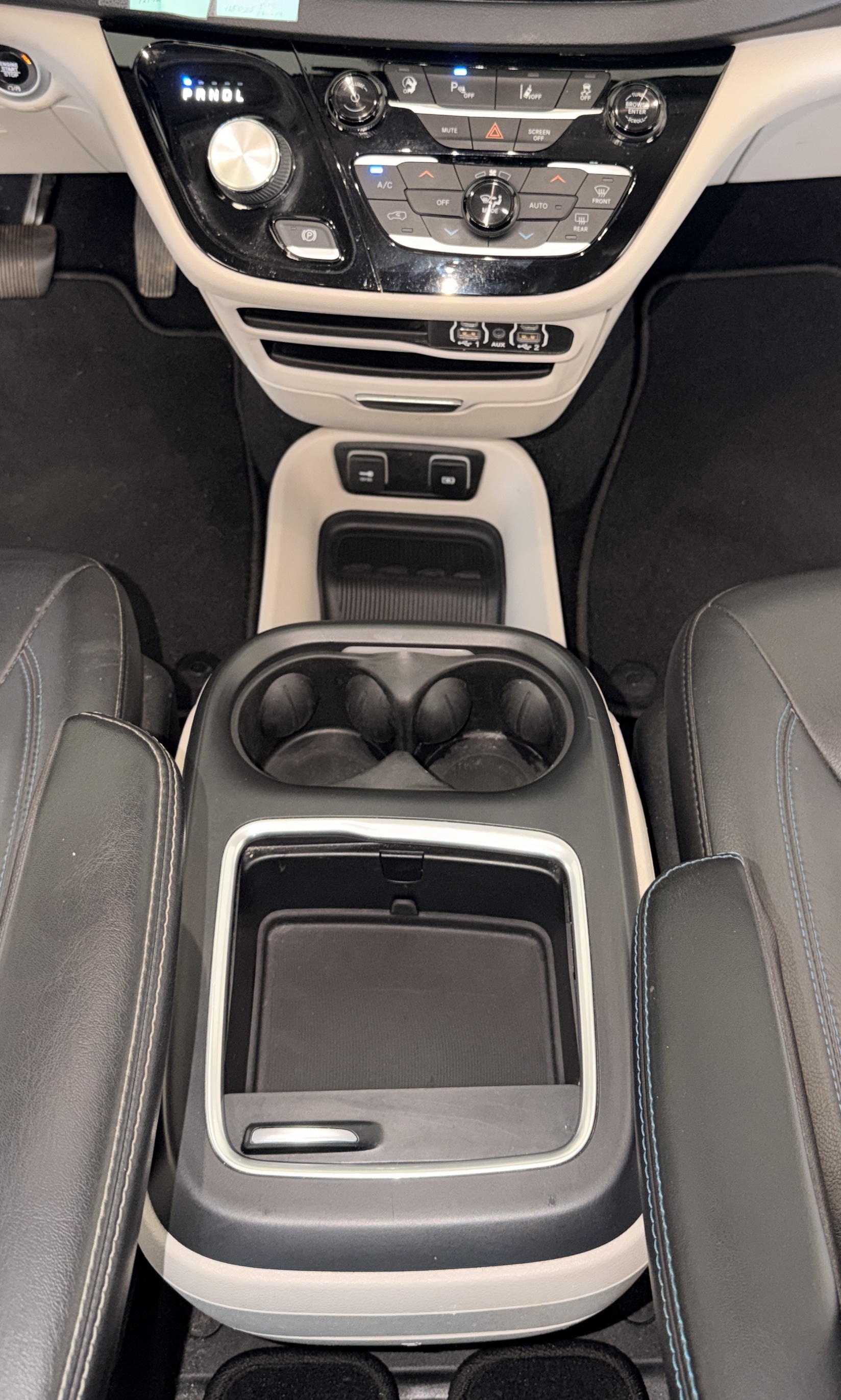 Used 2021 Chrysler Pacifica Touring-L FWD image 30
