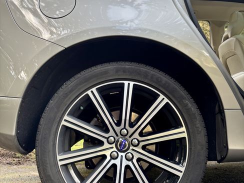 Used 2016 Volvo XC60 T5 Premier w/ Proximity Package image 20