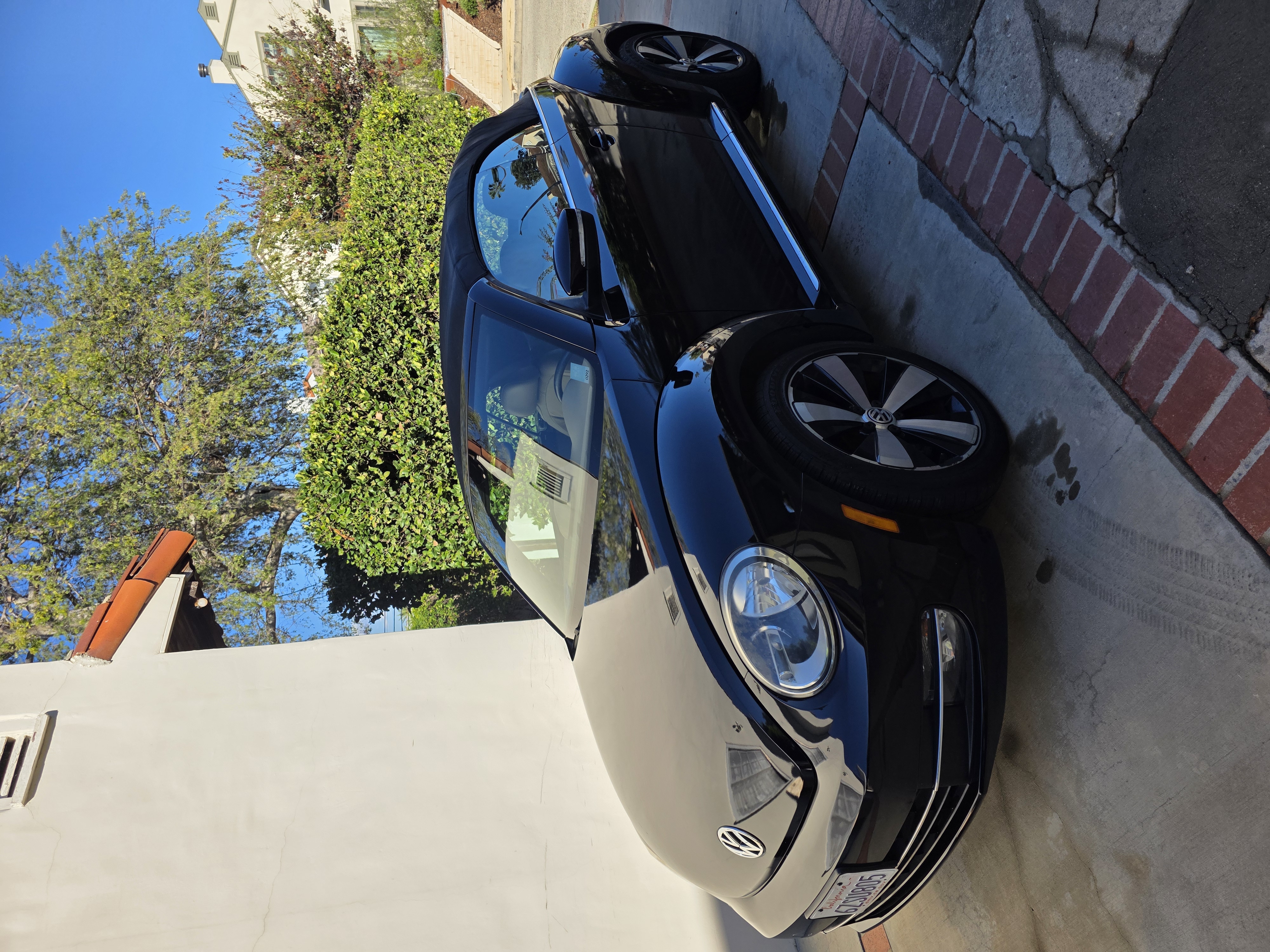 Used 2013 Volkswagen Beetle 2.0T FWD image 4