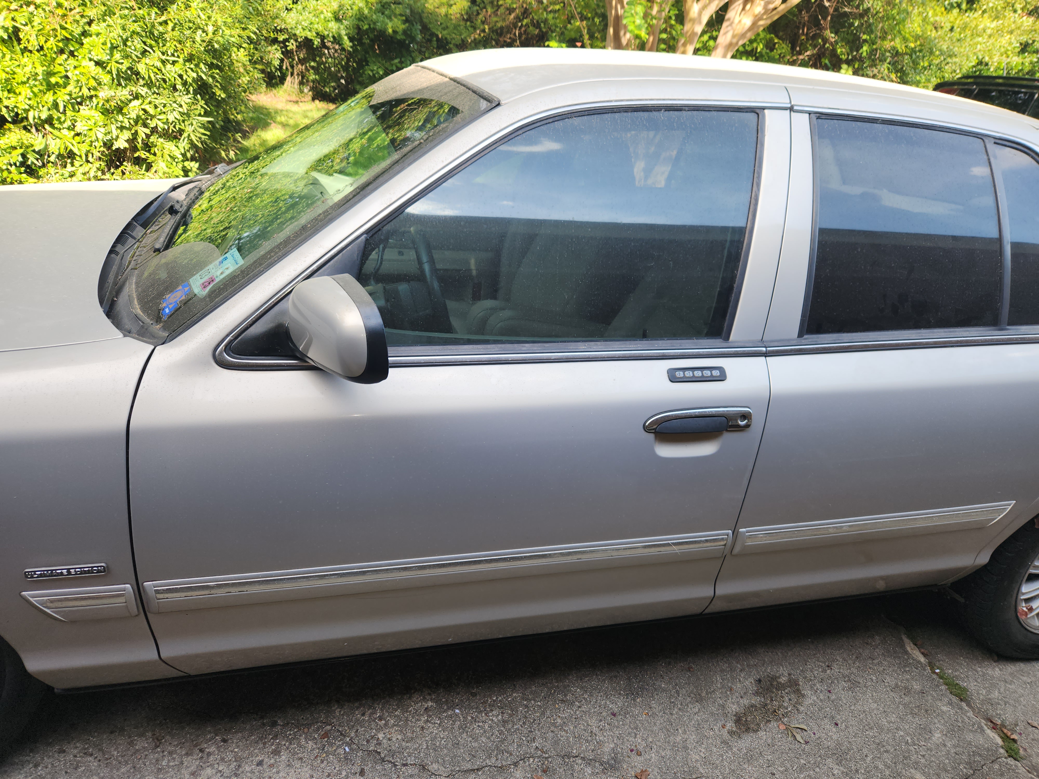 Used 2010 Mercury Grand Marquis LS RWD image 14