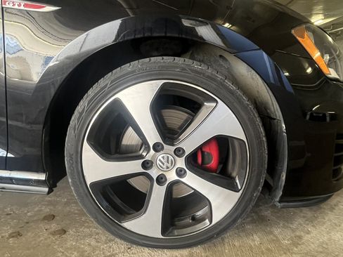 Used 2017 Volkswagen GTI S image 13