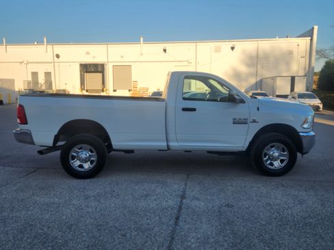 Used 2018 RAM 2500 Tradesman w/ Chrome Appearance Group image 8