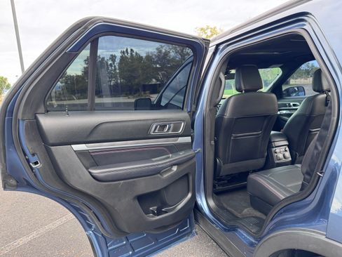 Used 2018 Ford Explorer Sport w/ Equipment Group 401A AWD/4WD image 17