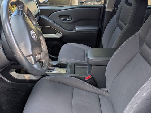 Used 2022 Nissan Frontier SV image 17