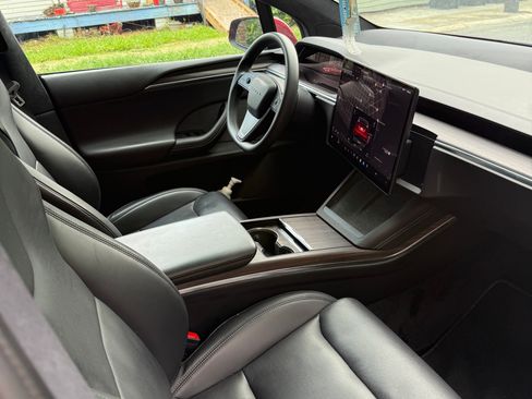 Used 2023 Tesla Model X AWD/4WD image 10