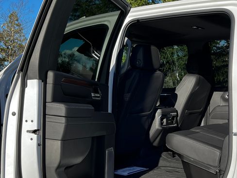 Used 2024 GMC Sierra 3500 Denali w/ Denali Reserve Package image 15