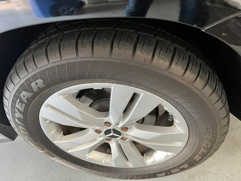 Used 2011 Mercedes-Benz GL 450 4MATIC image 11