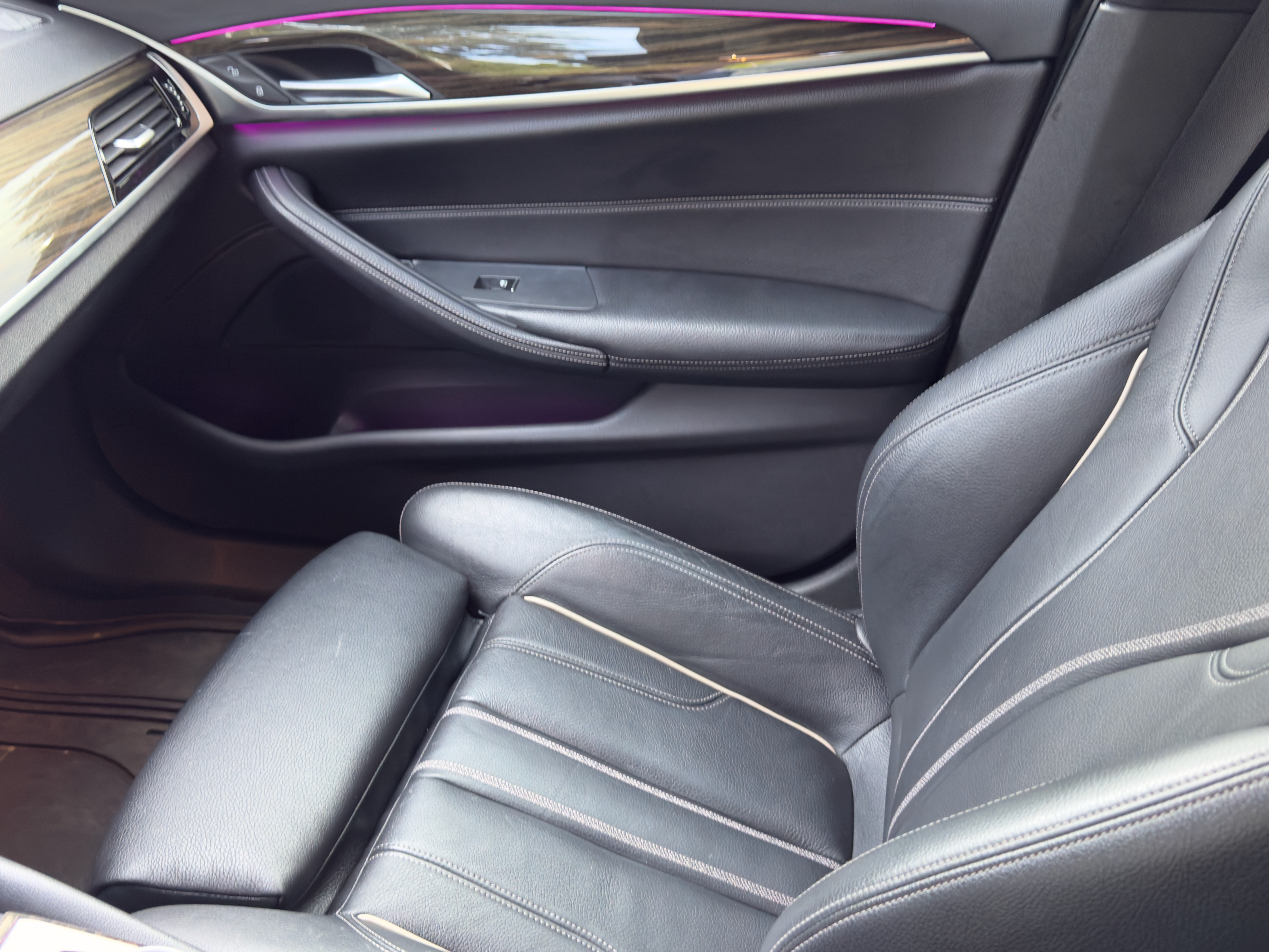 Used 2018 BMW 530i RWD image 12