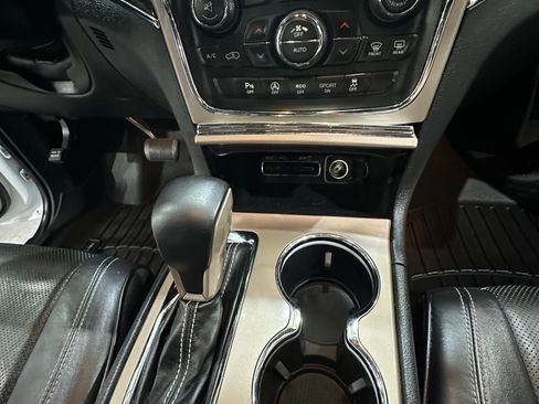 Used 2017 Jeep Grand Cherokee Overland image 15