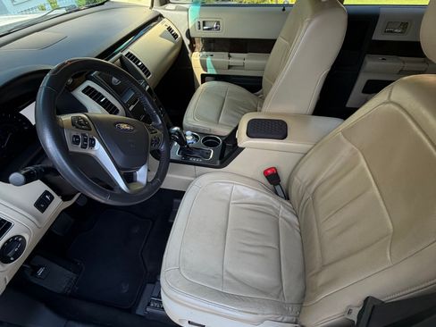 Used 2019 Ford Flex Limited FWD image 6