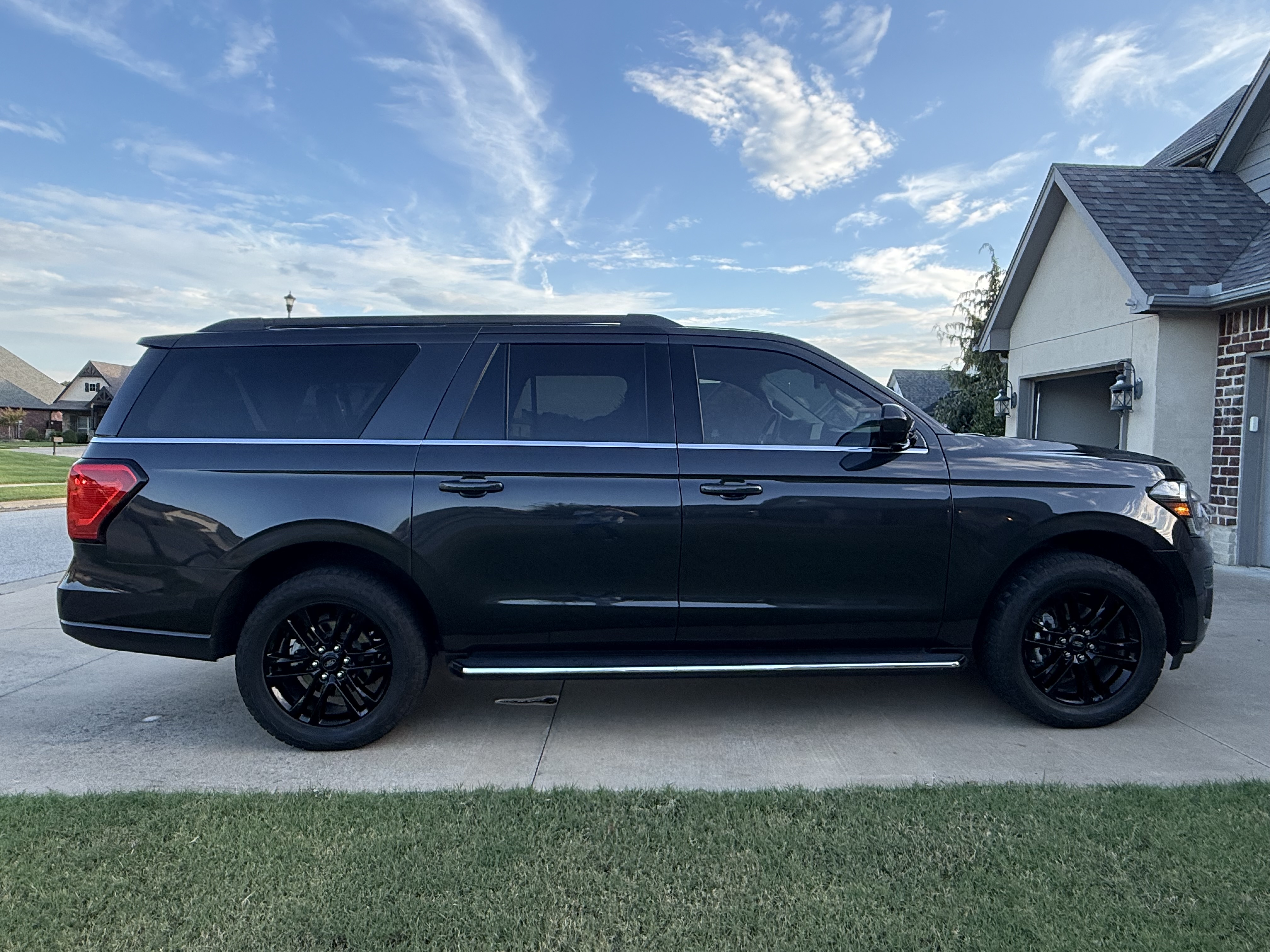 Used 2023 Ford Expedition Max XLT AWD/4WD image 6