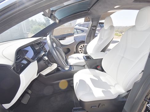 Used 2020 Tesla Model X Long Range image 21