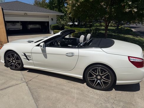 Used 2015 Mercedes-Benz SL 550 image 9