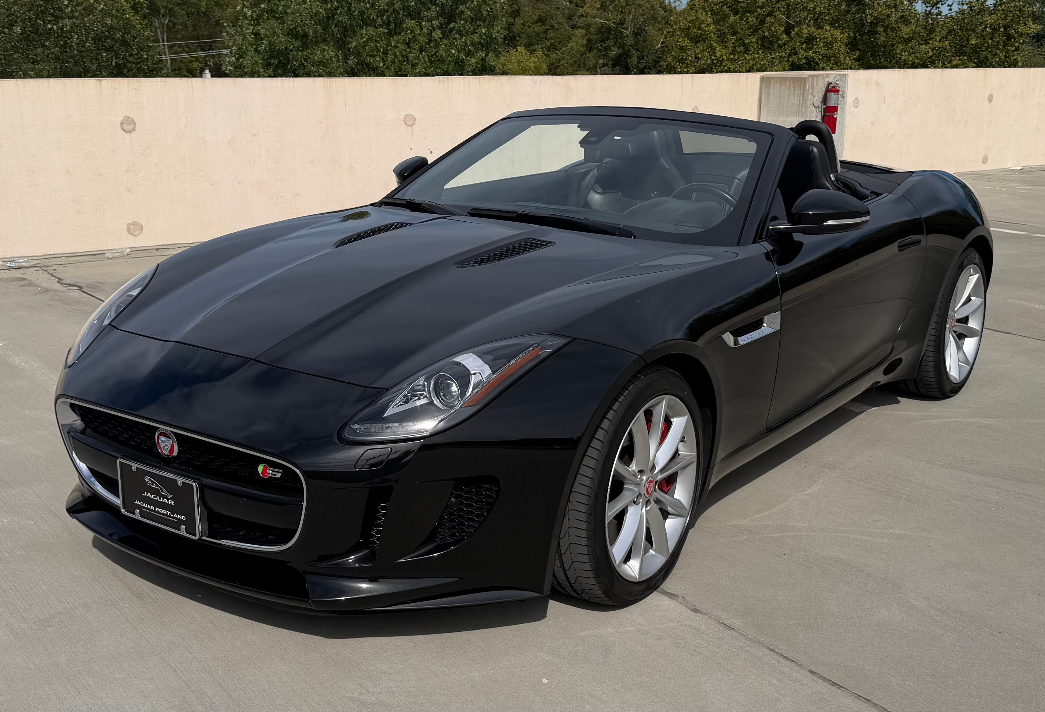 Used 2015 Jaguar F-TYPE S RWD image 2