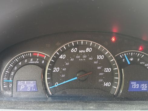 Used 2012 Toyota Camry LE FWD image 1