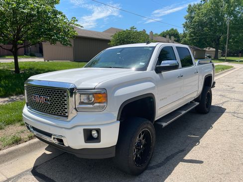Used 2014 GMC Sierra 1500 Denali image 1